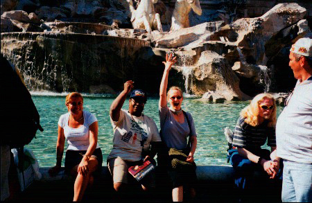 a Roma, la fontana Trevi